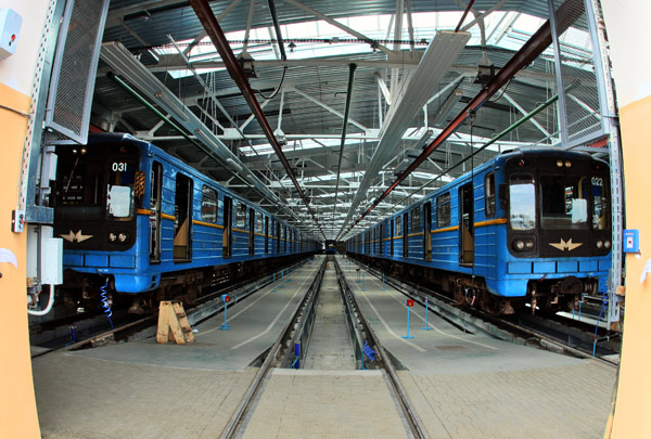 Вагони в депо "Харківське" / Вагоны в депо "Харьковское" / Wagons at "Kharkivske" depot